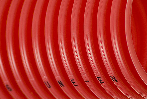 Comprar Tubo corrugado rojo para exterior metrica 40 rollo 100 metros  aiscan drl-40. Precio de oferta